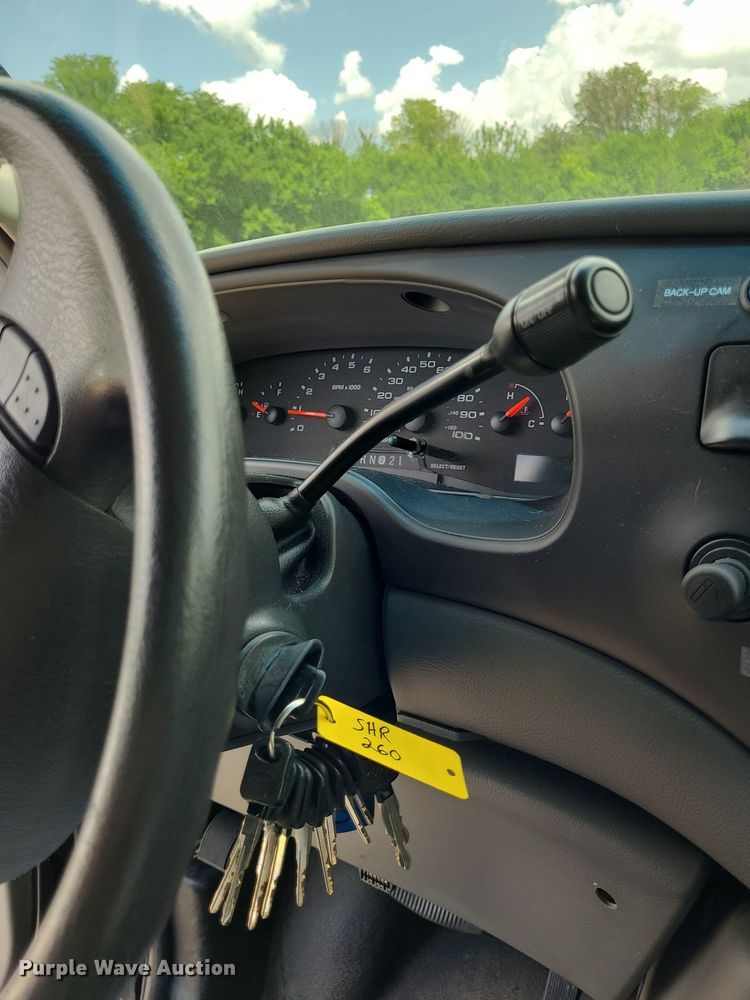 image for item DK1934 2008 Ford E350 Super Duty  van