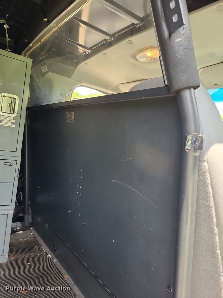 image for item DK1934 2008 Ford E350 Super Duty  van