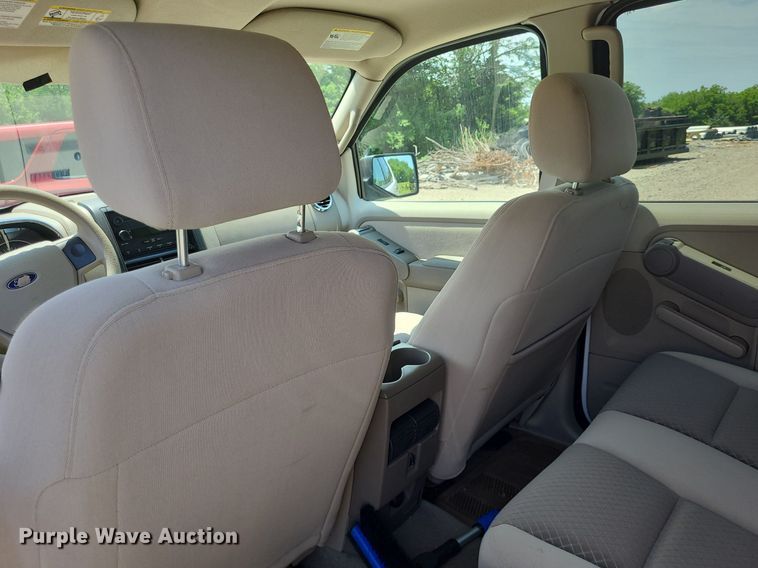 image for item DK1935 2006 Ford Explorer  SUV