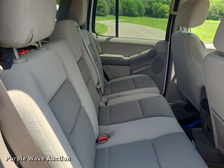 image for item DK1935 2006 Ford Explorer  SUV