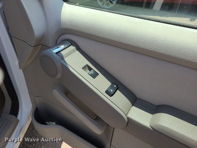 image for item DK1935 2006 Ford Explorer  SUV