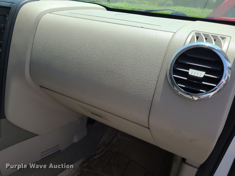 image for item DK1935 2006 Ford Explorer  SUV