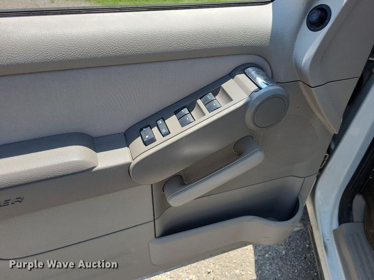 image for item DK1935 2006 Ford Explorer  SUV