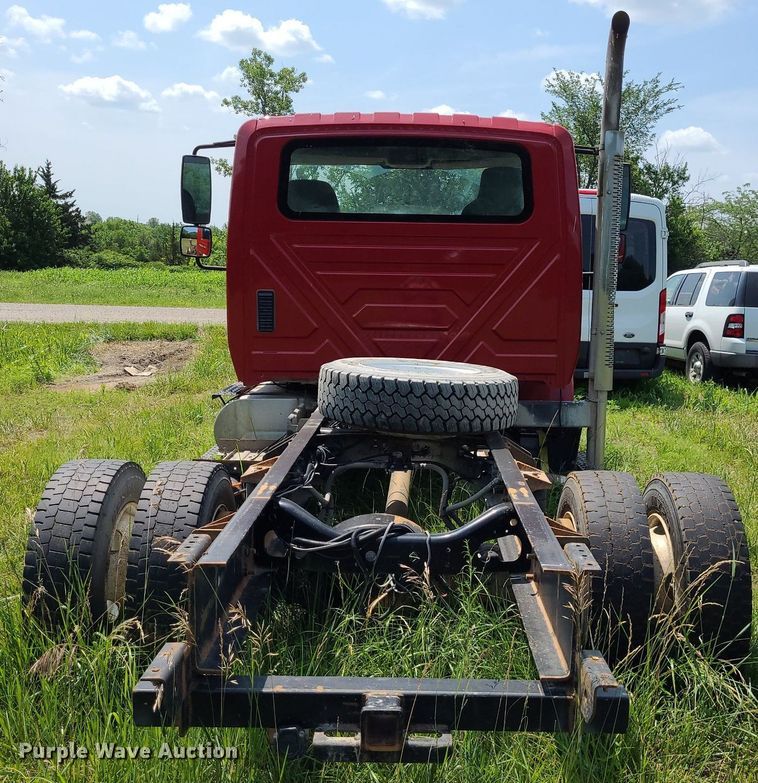 image for item DK1937 2011 International DuraStar 4300  truck cab and chassis