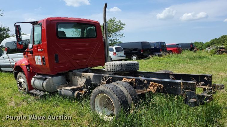 image for item DK1937 2011 International DuraStar 4300  truck cab and chassis