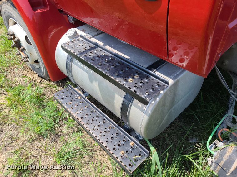 image for item DK1937 2011 International DuraStar 4300  truck cab and chassis