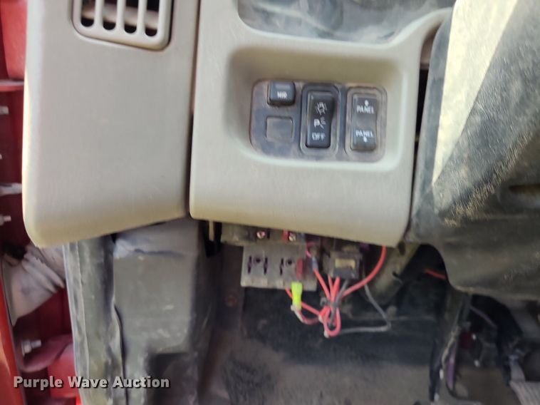 image for item DK1937 2011 International DuraStar 4300  truck cab and chassis