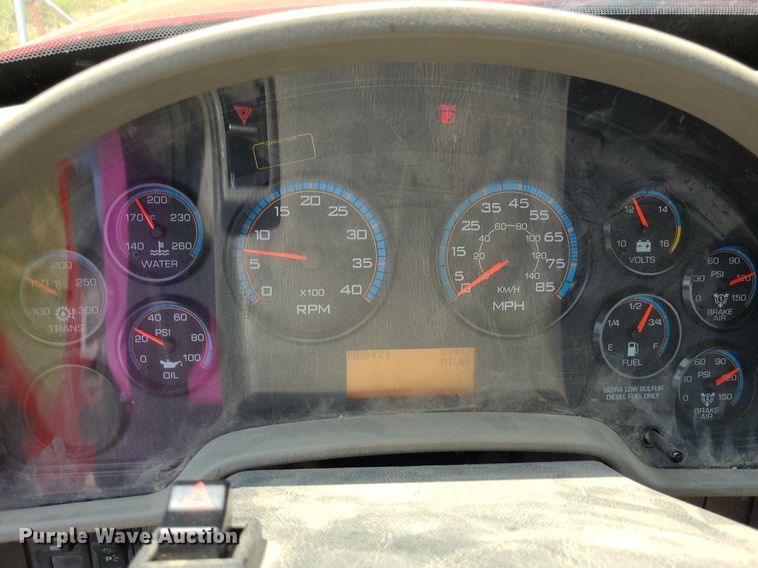 image for item DK1937 2011 International DuraStar 4300  truck cab and chassis