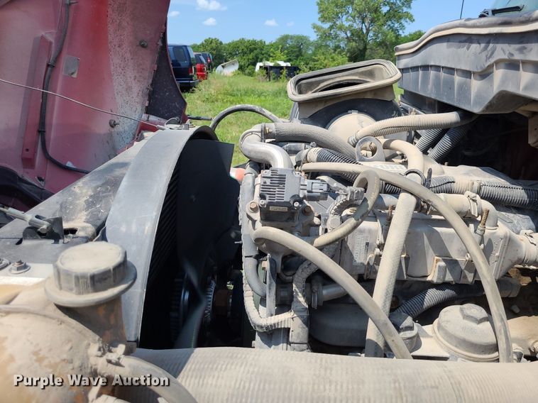 image for item DK1937 2011 International DuraStar 4300  truck cab and chassis