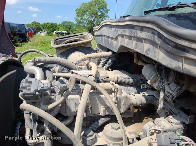 image for item DK1937 2011 International DuraStar 4300  truck cab and chassis