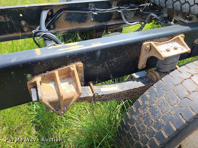 image for item DK1937 2011 International DuraStar 4300  truck cab and chassis