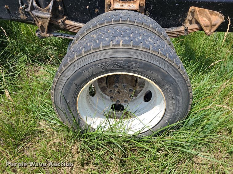 image for item DK1937 2011 International DuraStar 4300  truck cab and chassis