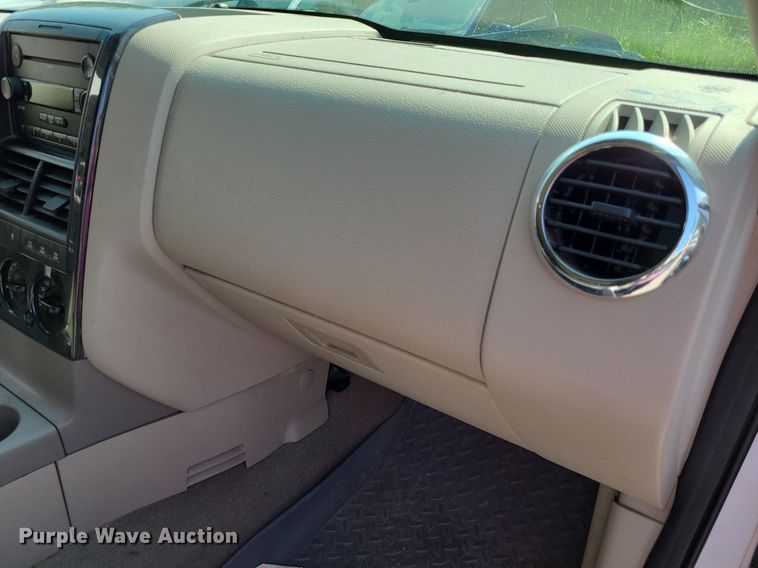 image for item DK1938 2007 Ford Explorer XLT  SUV