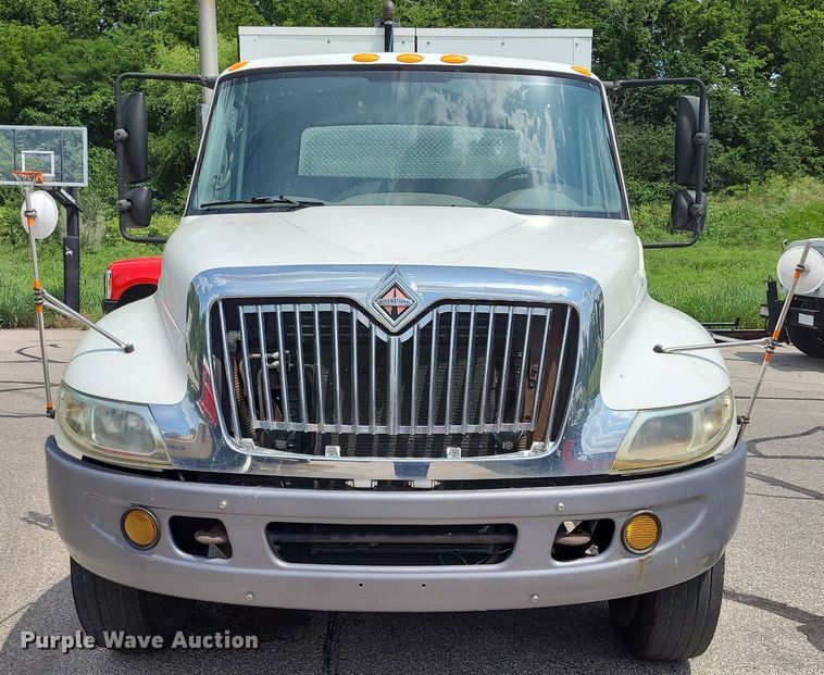 image for item DK1941 2005 International 4300  sewer jetter truck