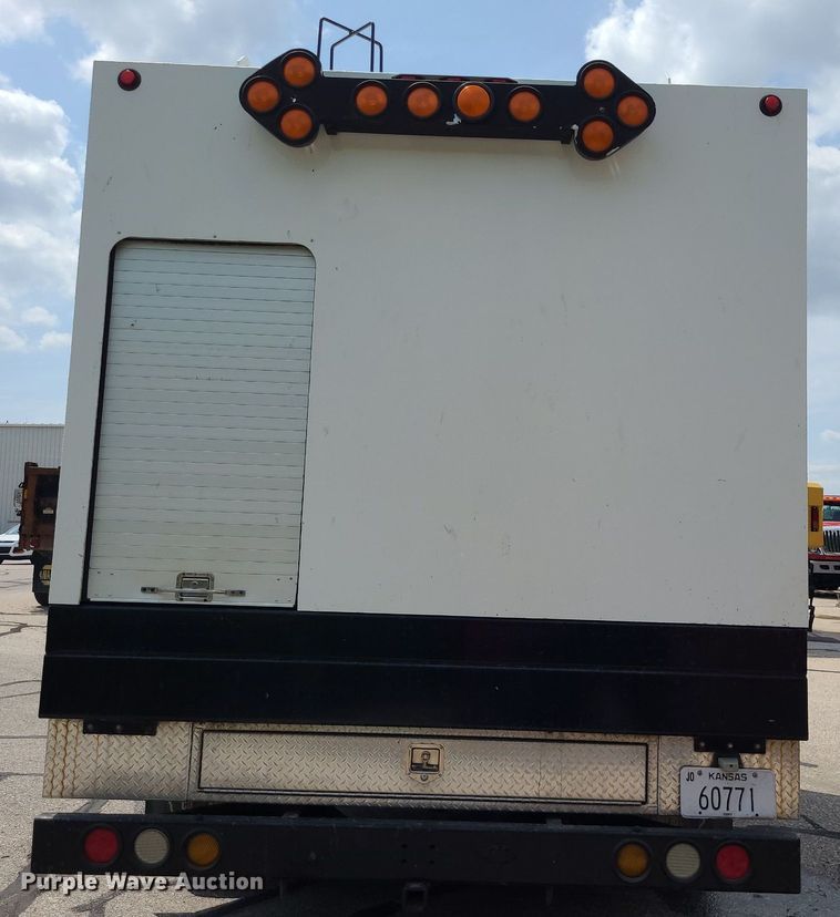 image for item DK1941 2005 International 4300  sewer jetter truck