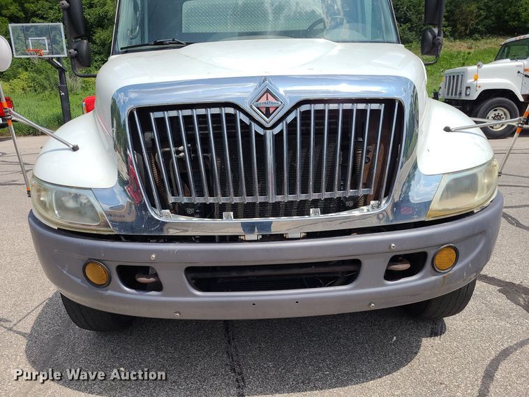 image for item DK1941 2005 International 4300  sewer jetter truck