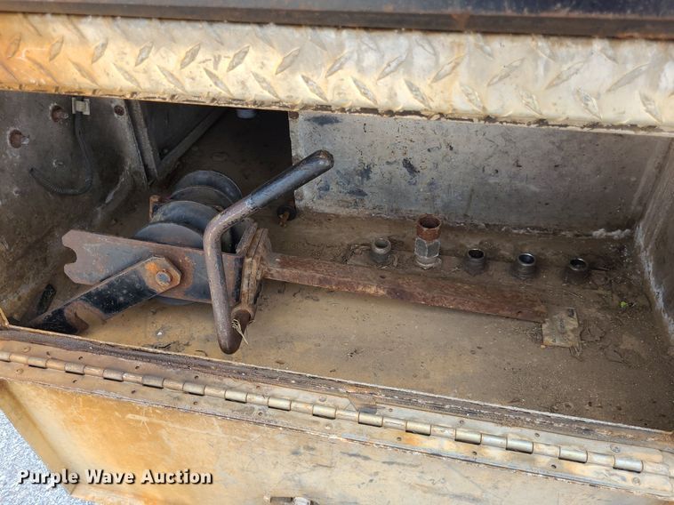 image for item DK1941 2005 International 4300  sewer jetter truck