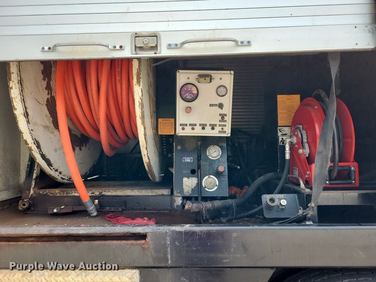 image for item DK1941 2005 International 4300  sewer jetter truck