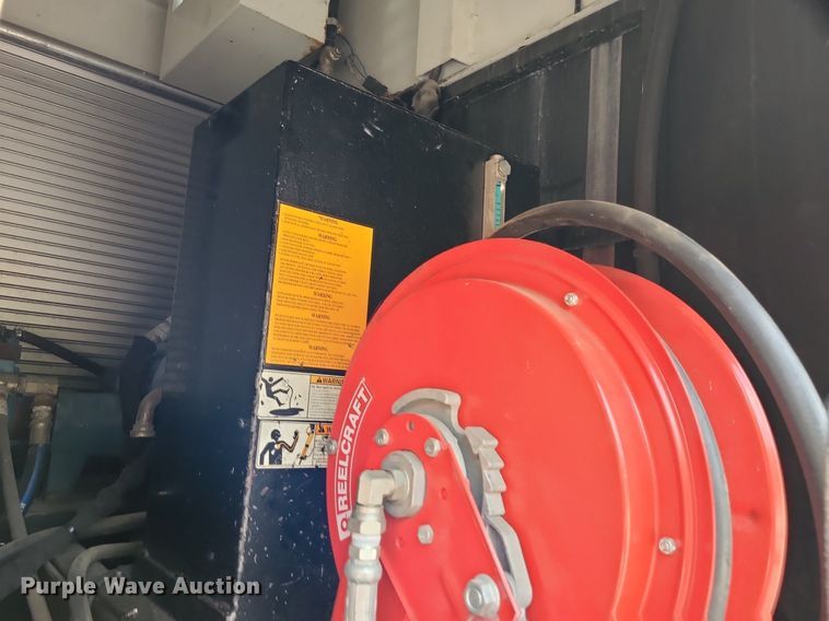 image for item DK1941 2005 International 4300  sewer jetter truck