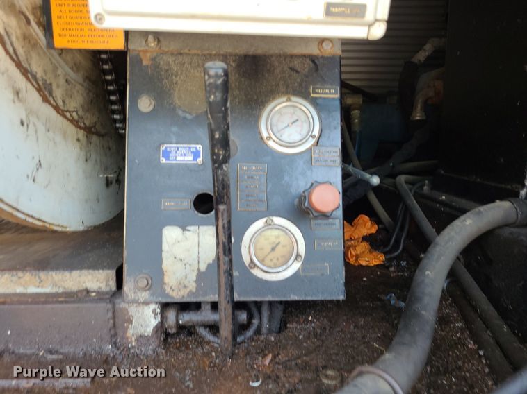 image for item DK1941 2005 International 4300  sewer jetter truck