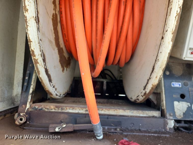 image for item DK1941 2005 International 4300  sewer jetter truck