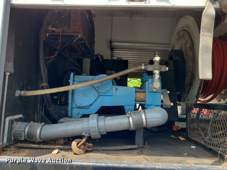 image for item DK1941 2005 International 4300  sewer jetter truck