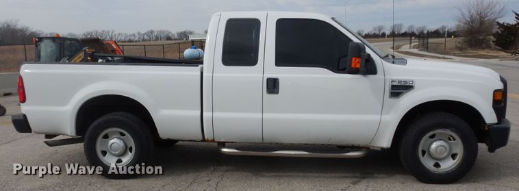 image for item DK7670 2009 Ford F250 Super Duty XL  SuperCab pickup truck