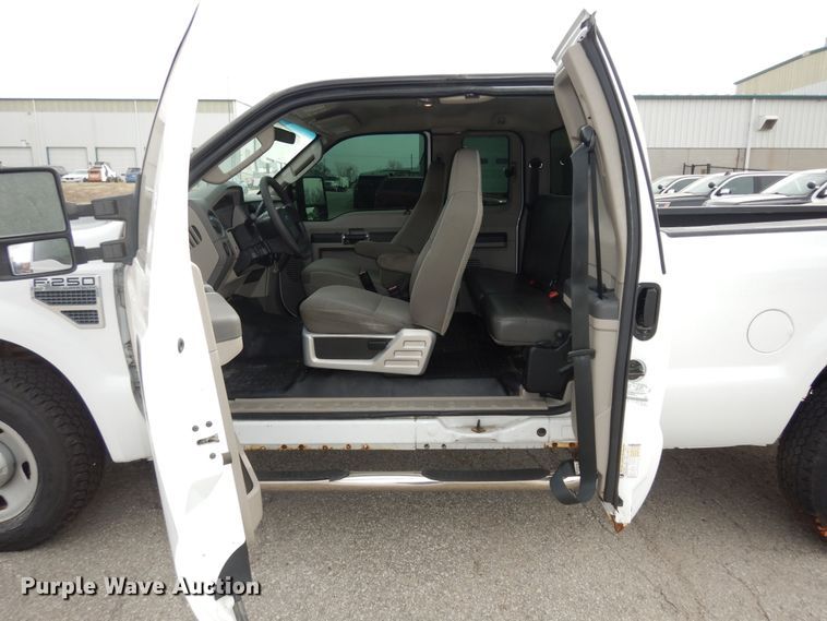 image for item DK7670 2009 Ford F250 Super Duty XL  SuperCab pickup truck