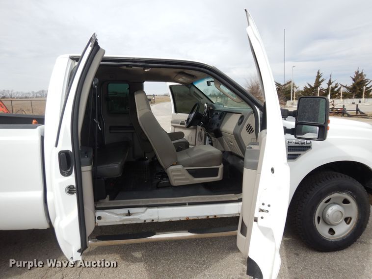 image for item DK7670 2009 Ford F250 Super Duty XL  SuperCab pickup truck