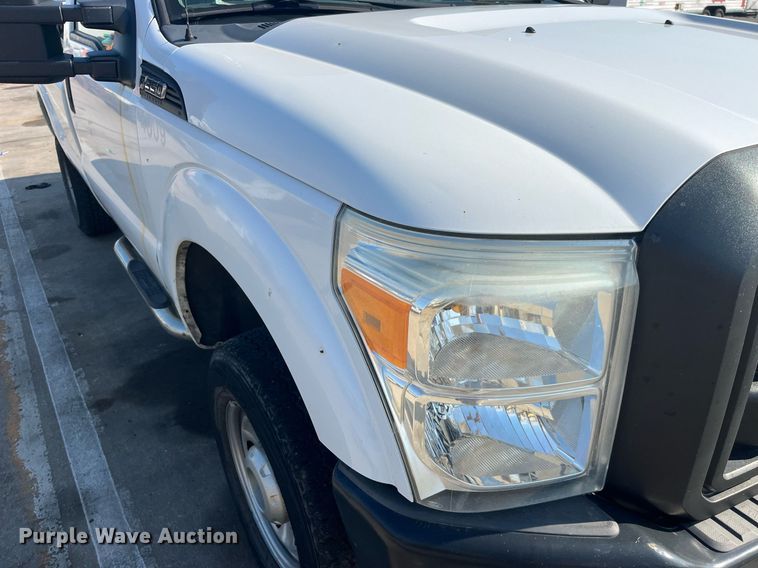 image for item DM4961 2011 Ford F350 Super Duty XL  pickup truck