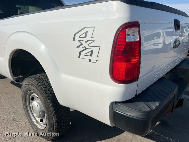 image for item DM4961 2011 Ford F350 Super Duty XL  pickup truck