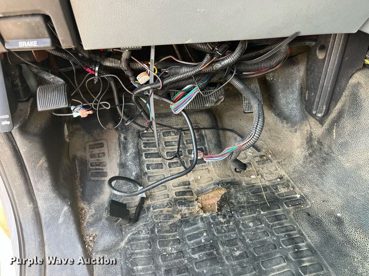 image for item DM4961 2011 Ford F350 Super Duty XL  pickup truck