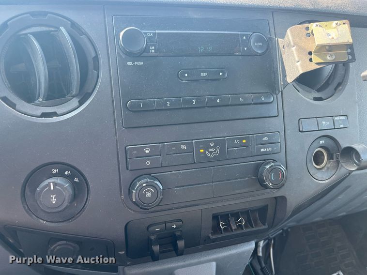 image for item DM4961 2011 Ford F350 Super Duty XL  pickup truck