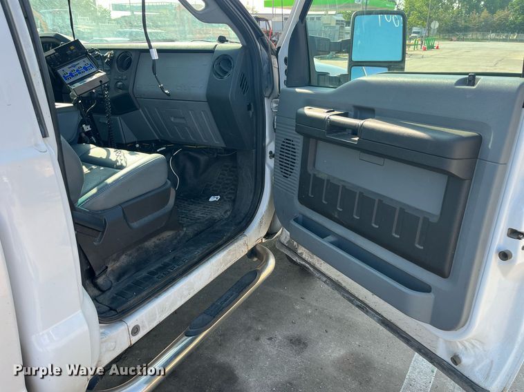 image for item DM4961 2011 Ford F350 Super Duty XL  pickup truck