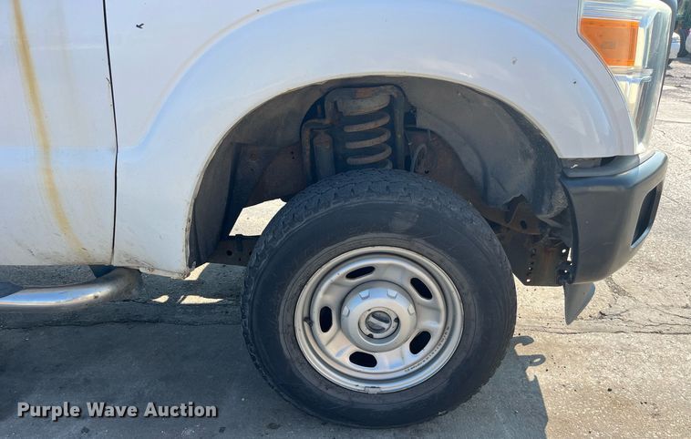 image for item DM4961 2011 Ford F350 Super Duty XL  pickup truck