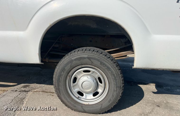 image for item DM4961 2011 Ford F350 Super Duty XL  pickup truck