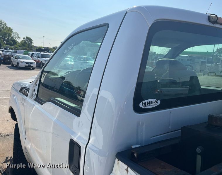 image for item DM4962 2011 Ford  F350 Super Duty  pickup truck
