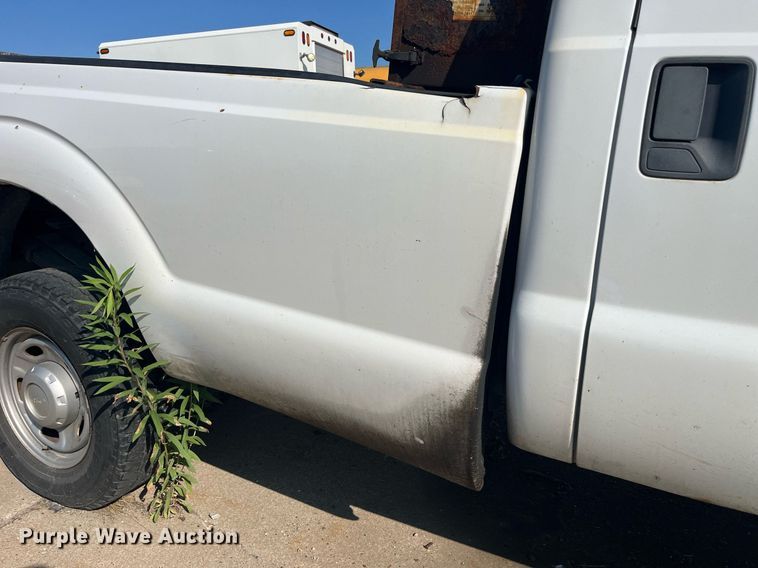 image for item DM4962 2011 Ford  F350 Super Duty  pickup truck