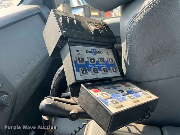 image for item DM4962 2011 Ford  F350 Super Duty  pickup truck