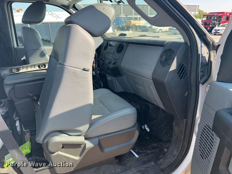 image for item DM4962 2011 Ford  F350 Super Duty  pickup truck