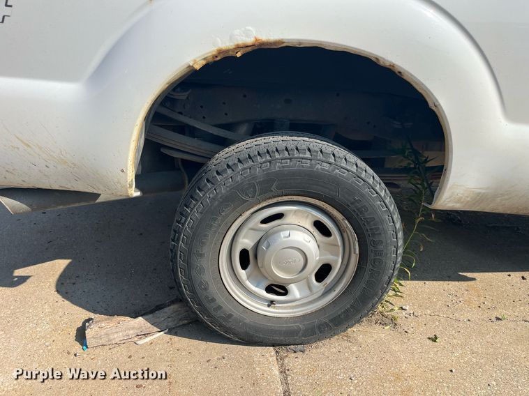 image for item DM4962 2011 Ford  F350 Super Duty  pickup truck