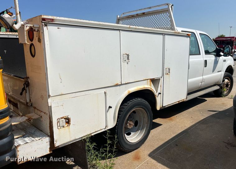 image for item DM4965 2002 Ford F450 Super Duty XL  Crew Cab utility / service truck