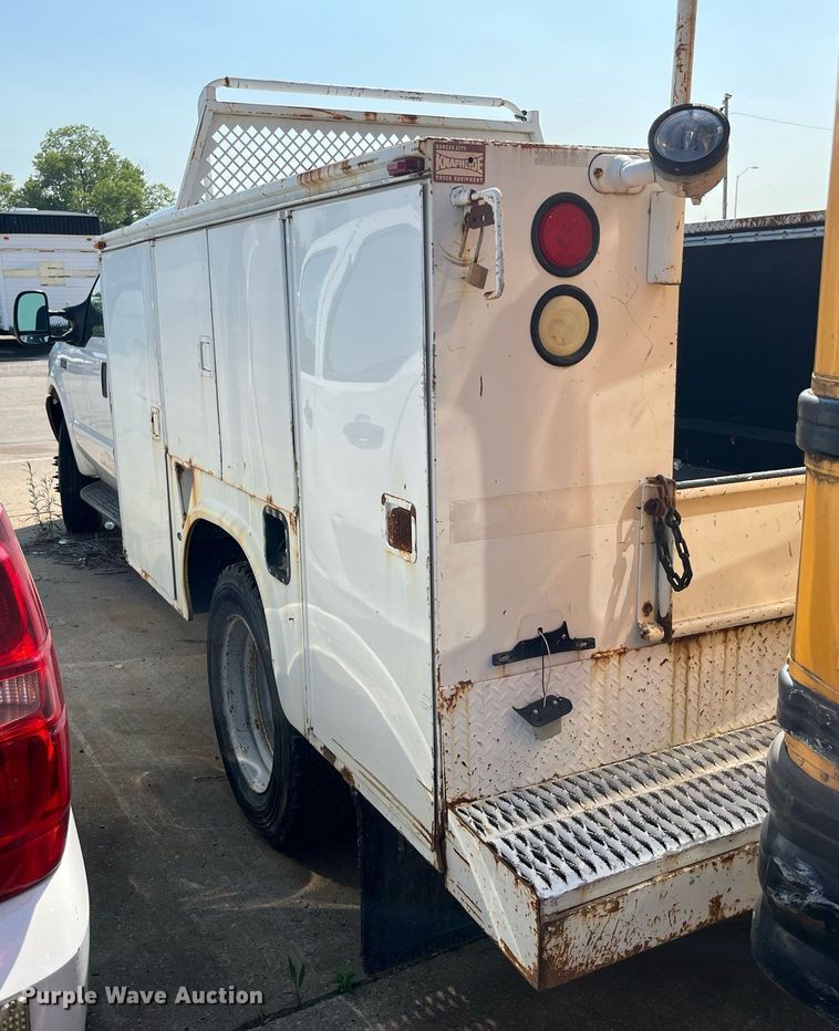 image for item DM4965 2002 Ford F450 Super Duty XL  Crew Cab utility / service truck