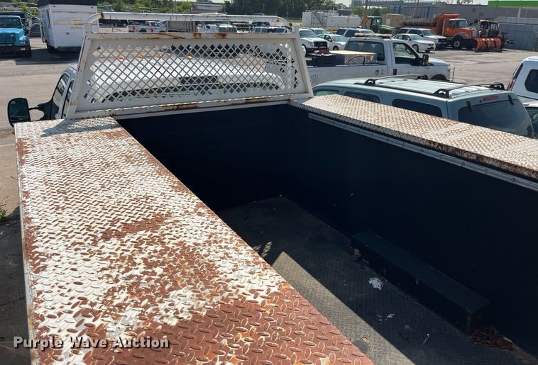 image for item DM4965 2002 Ford F450 Super Duty XL  Crew Cab utility / service truck