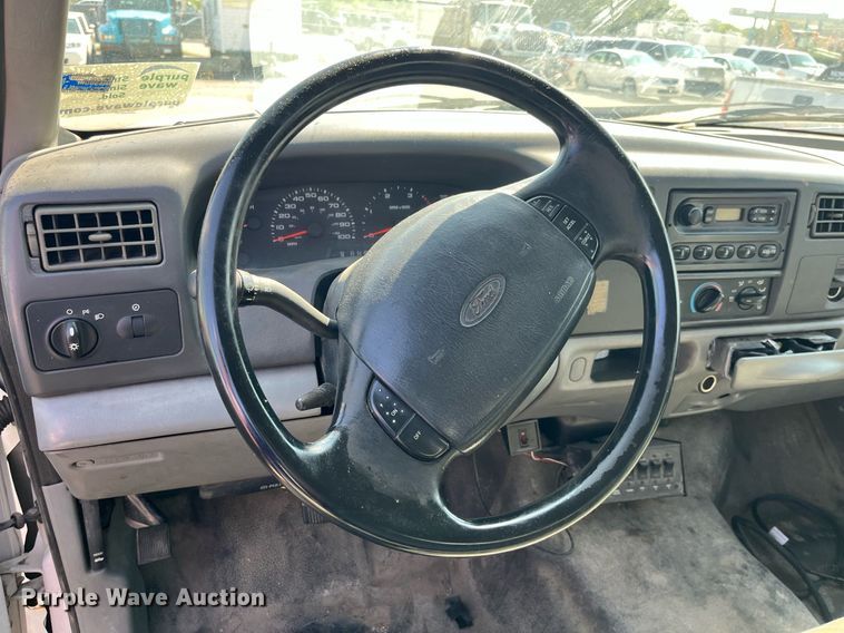 image for item DM4965 2002 Ford F450 Super Duty XL  Crew Cab utility / service truck