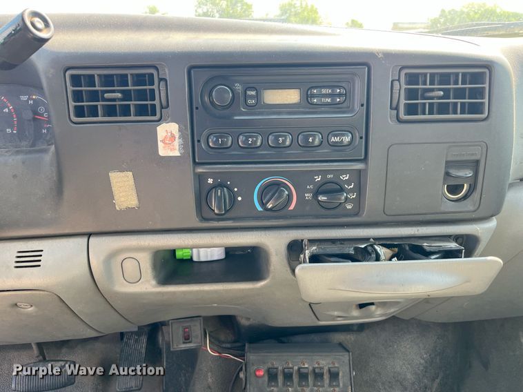 image for item DM4965 2002 Ford F450 Super Duty XL  Crew Cab utility / service truck