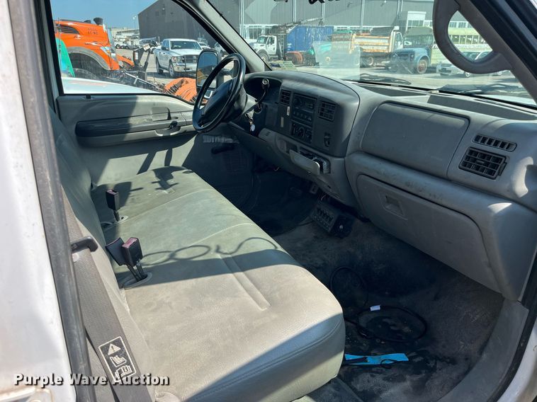 image for item DM4965 2002 Ford F450 Super Duty XL  Crew Cab utility / service truck