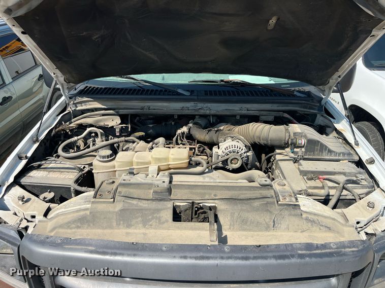 image for item DM4965 2002 Ford F450 Super Duty XL  Crew Cab utility / service truck