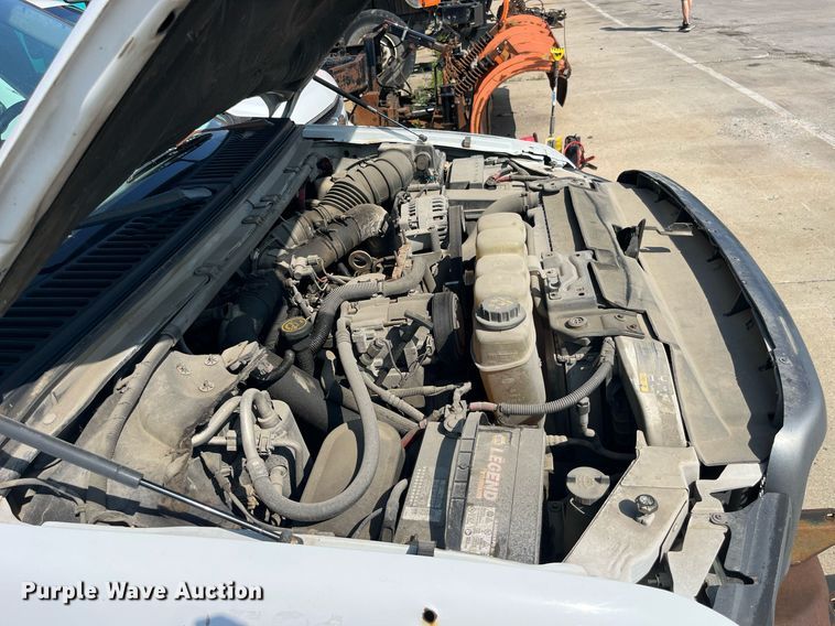 image for item DM4965 2002 Ford F450 Super Duty XL  Crew Cab utility / service truck