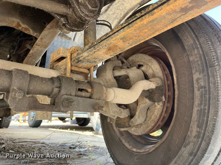 image for item DM4965 2002 Ford F450 Super Duty XL  Crew Cab utility / service truck